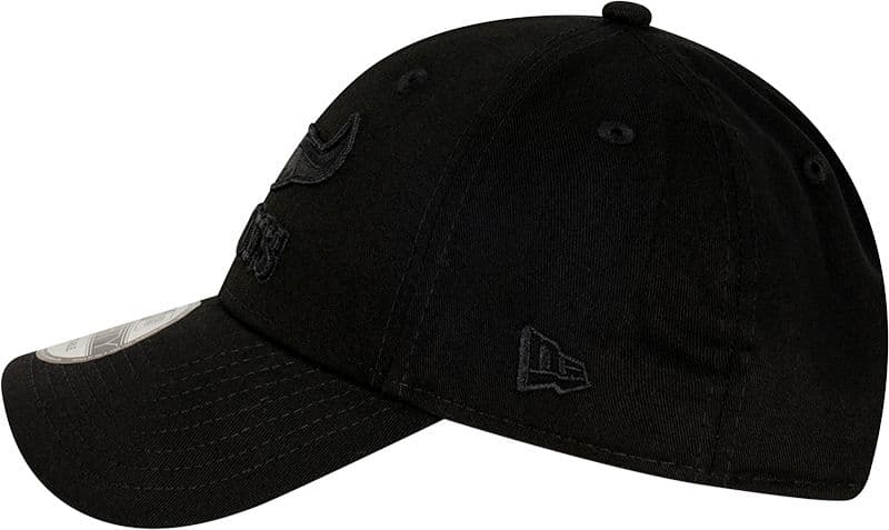 North Queensland Cowboys NRL Black on Black 9Forty Snapback Cap North Queensland Cowboys NRL Black on Black 9Forty Snapback Cap