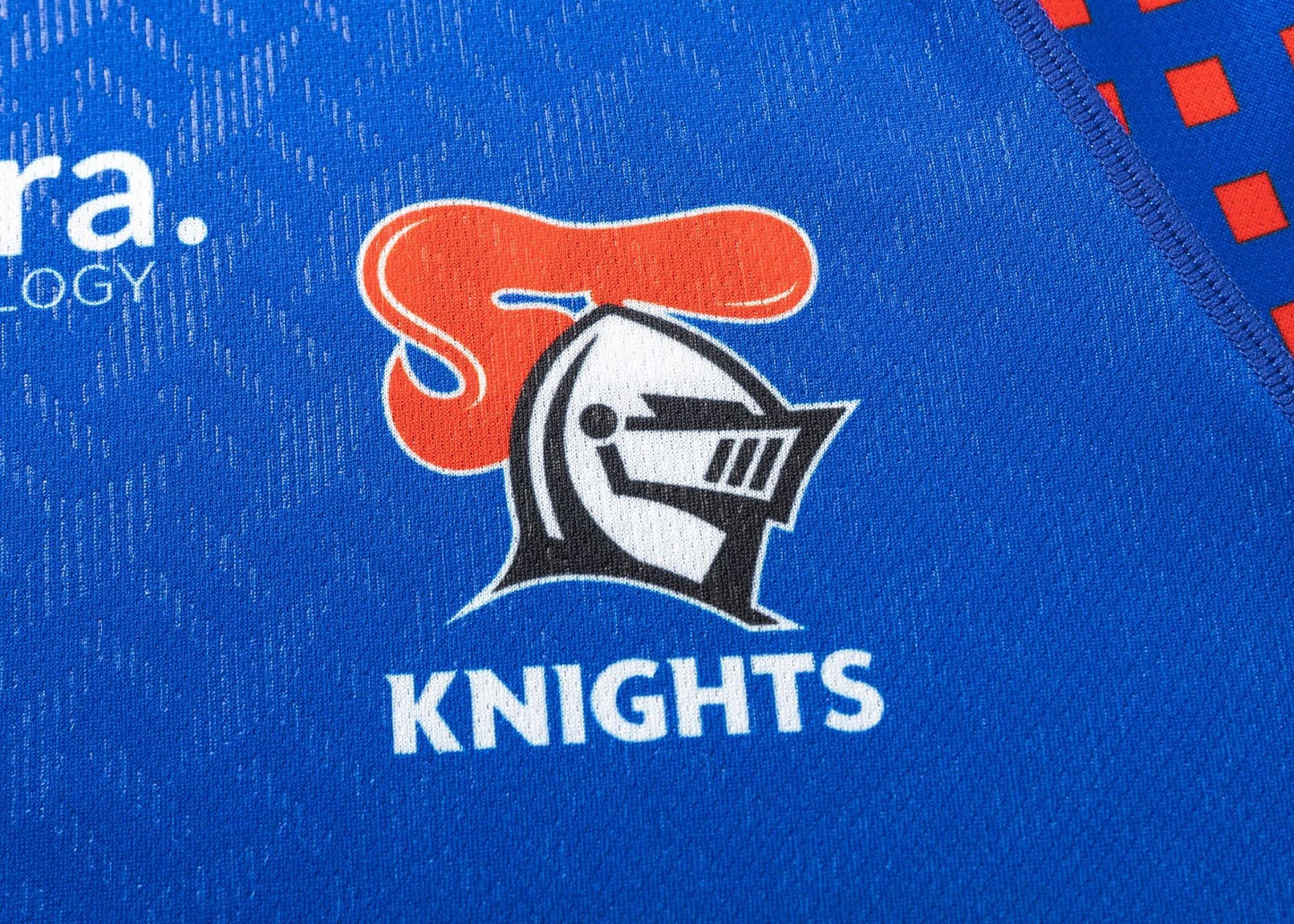 Newcastle Knights 2025 NRL Mens Royal Training Shirt